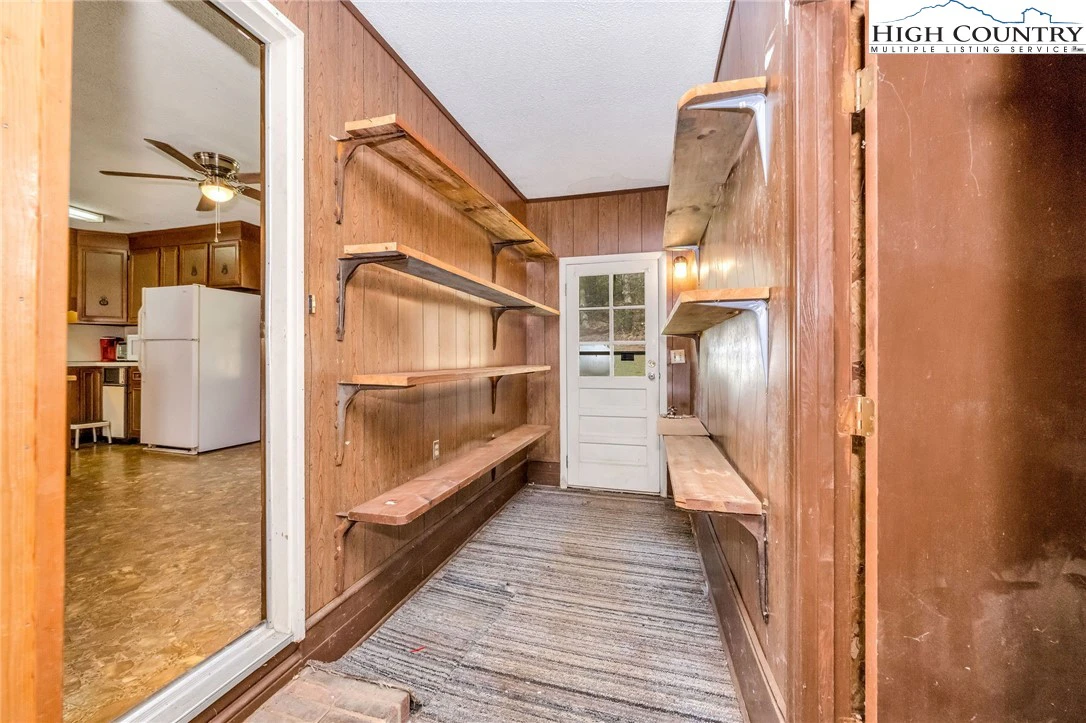 Image number 10 for the current listing
