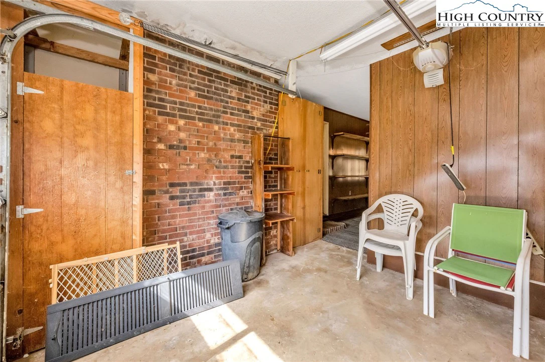 Image number 2 for the current listing