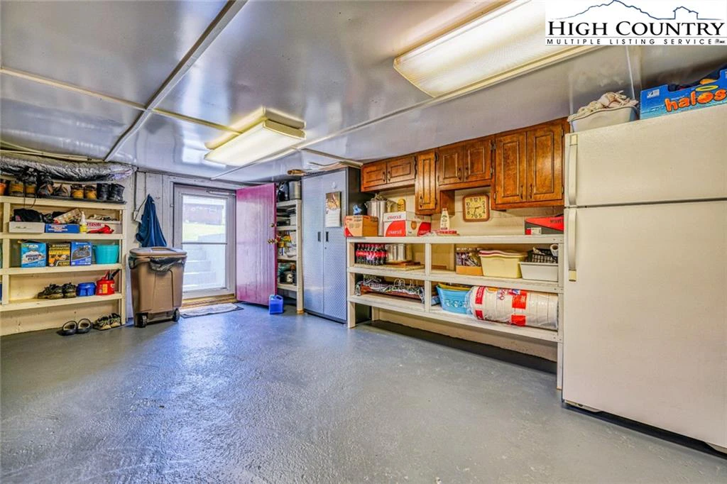 Image number 9 for the current listing