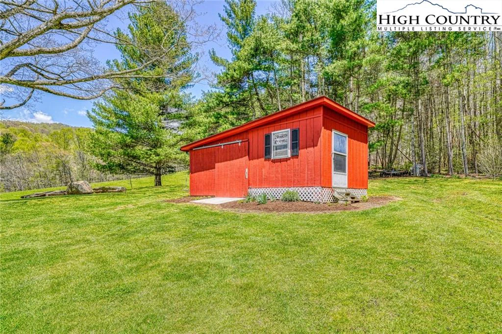 Image number 19 for the current listing