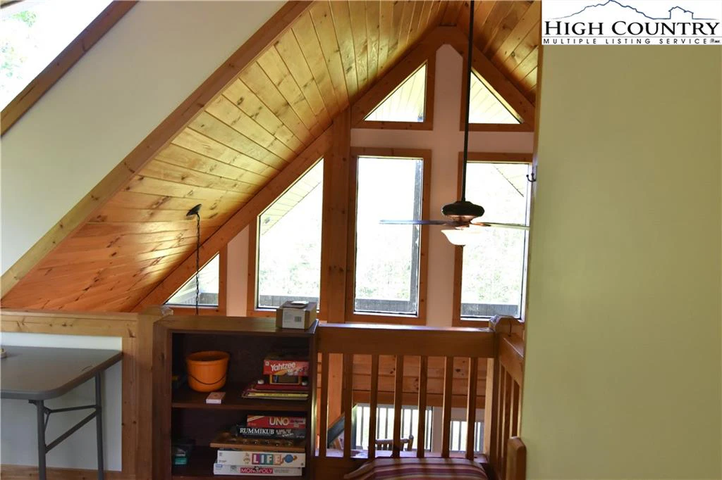 Image number 2 for the current listing
