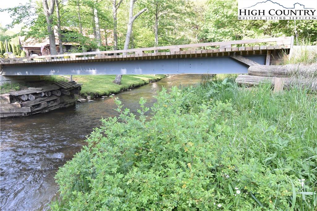 Image number 5 for the current listing
