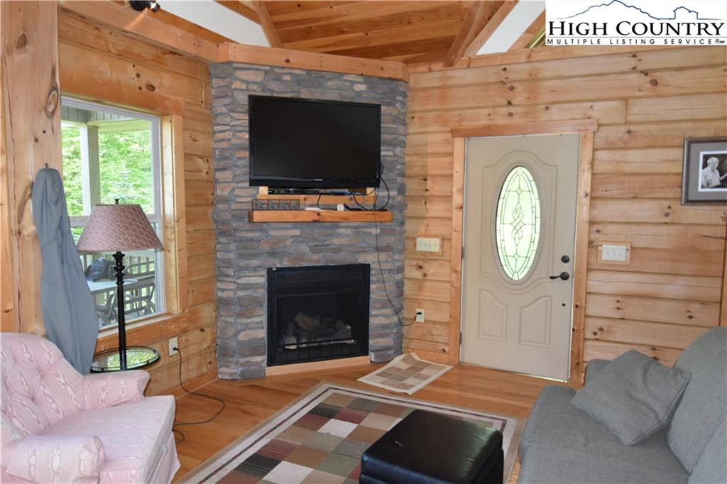 Image number 20 for the current listing