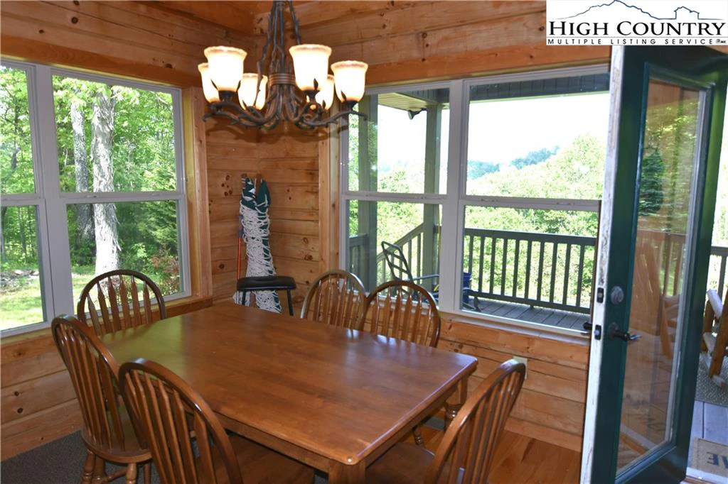 Image number 17 for the current listing