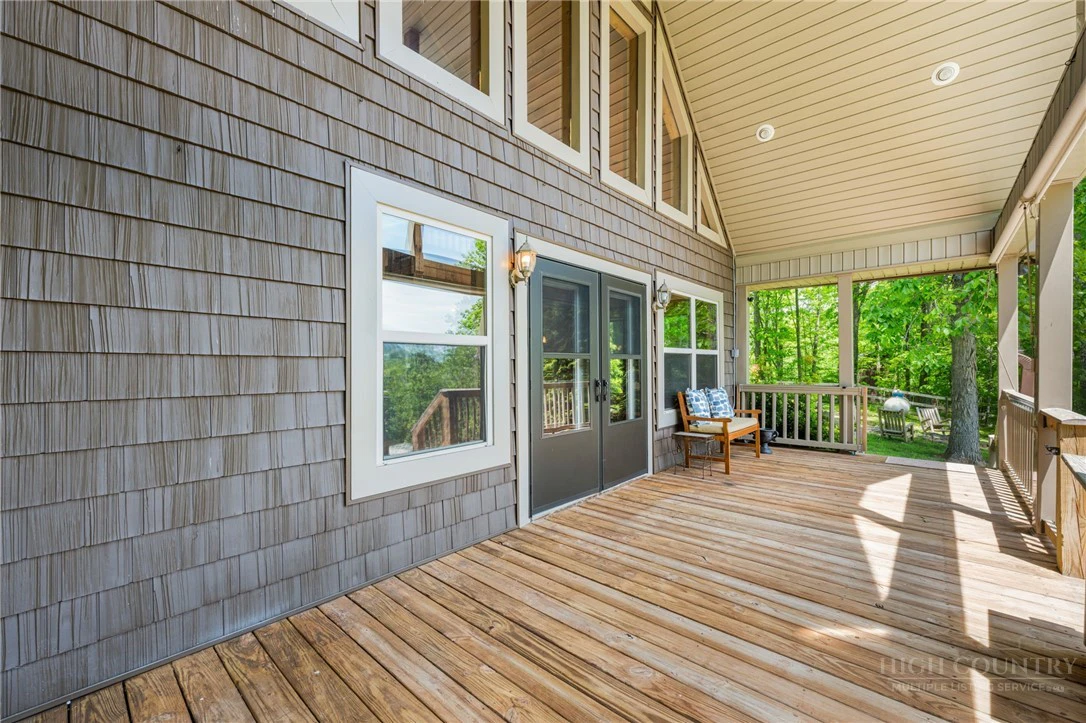 Image number 4 for the current listing
