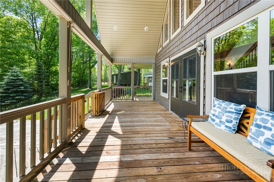 Image number 5 for the current listing