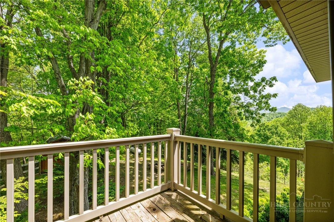 Image number 11 for the current listing
