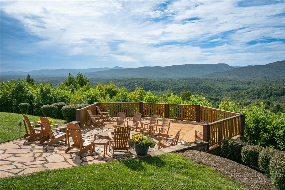 Image number 19 for the current listing