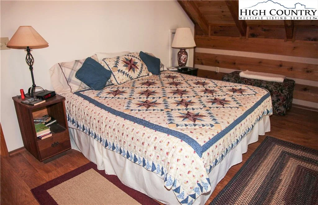 Image number 12 for the current listing