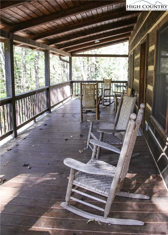 Image number 19 for the current listing