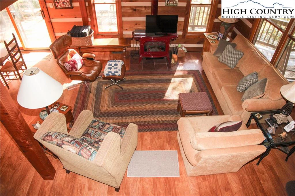 Image number 18 for the current listing