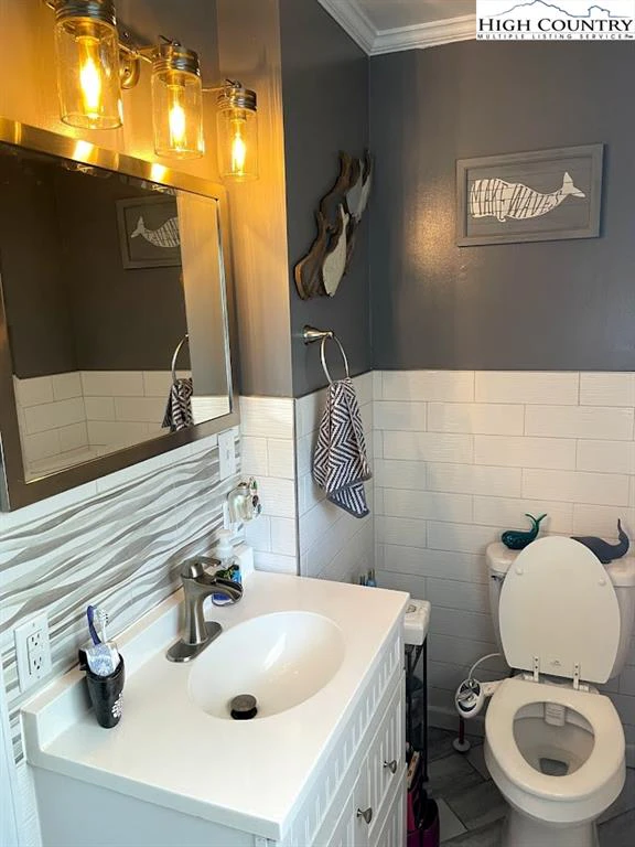 Image number 3 for the current listing