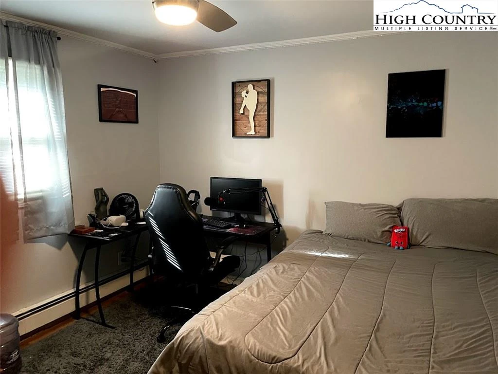 Image number 9 for the current listing