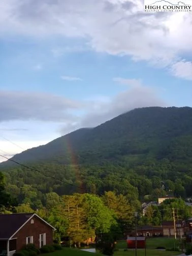 Image number 18 for the current listing