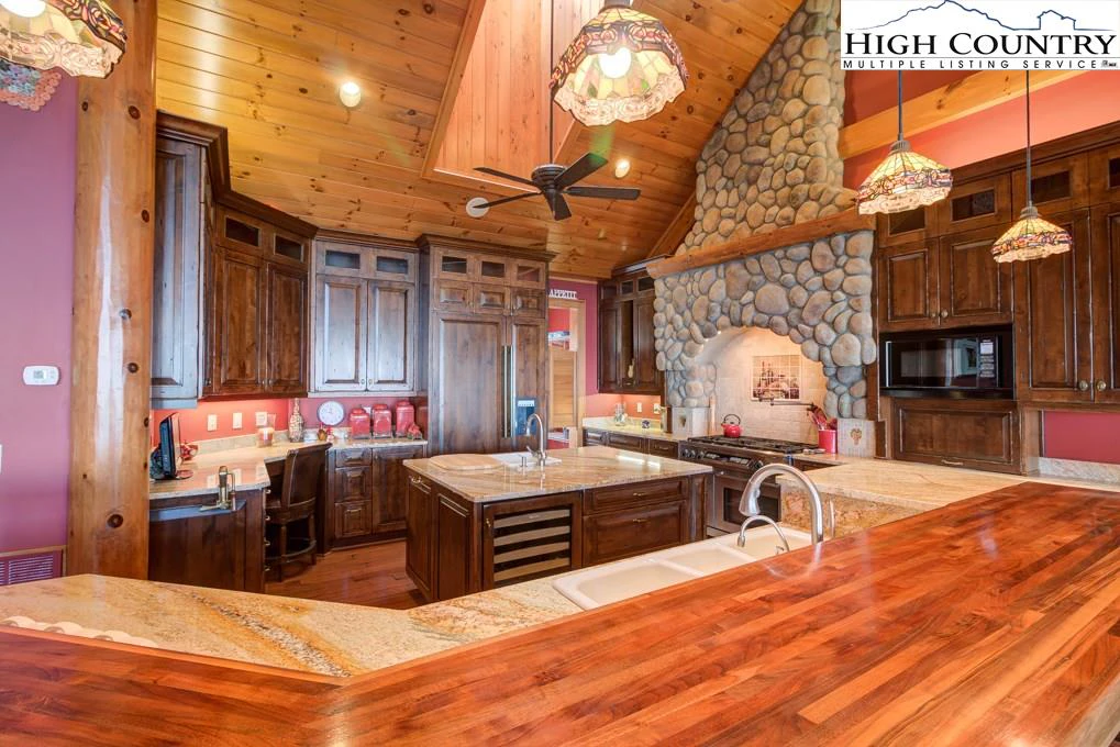 Image number 3 for the current listing