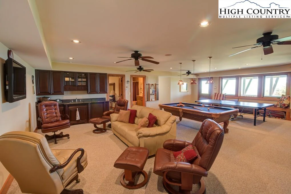 Image number 20 for the current listing