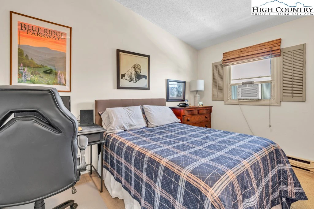 Image number 6 for the current listing
