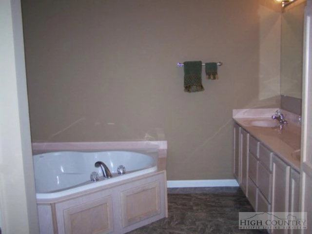 Image number 13 for the current listing