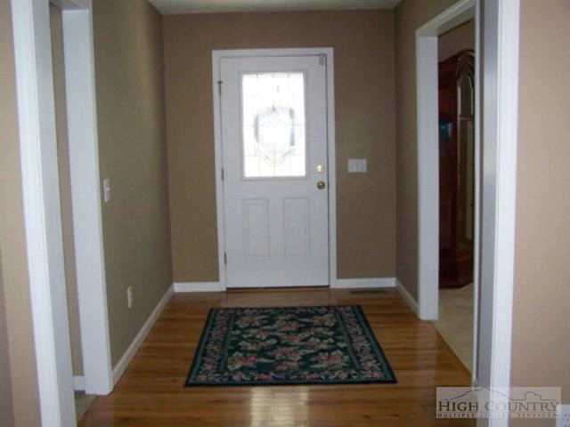 Image number 8 for the current listing