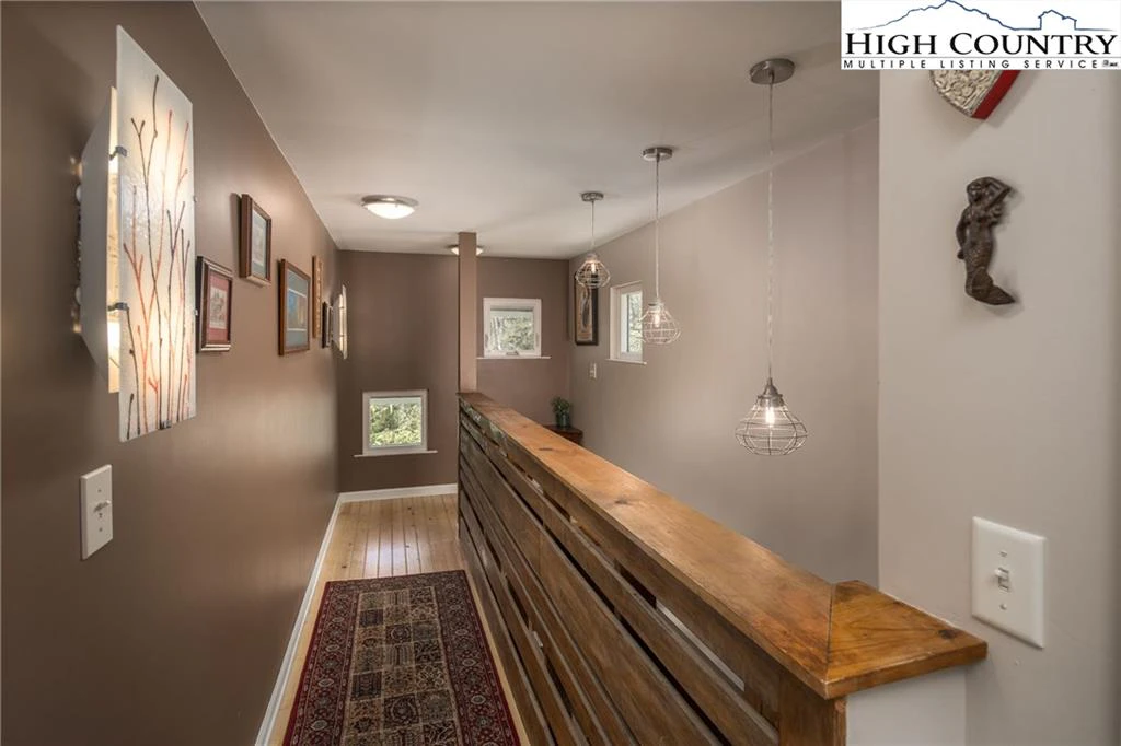 Image number 7 for the current listing