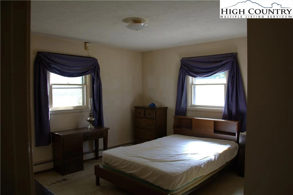Image number 13 for the current listing