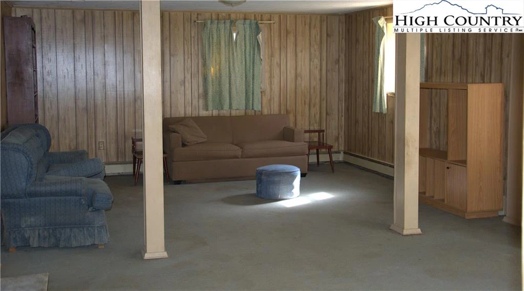 Image number 10 for the current listing