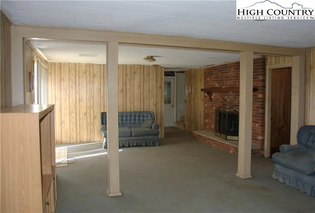 Image number 9 for the current listing