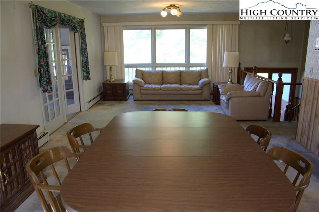 Image number 20 for the current listing
