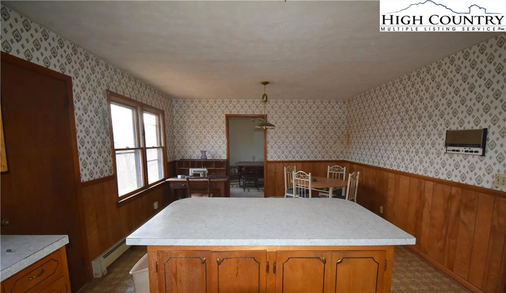 Image number 18 for the current listing