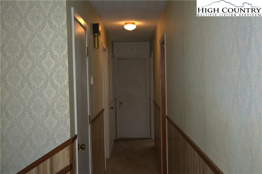 Image number 16 for the current listing