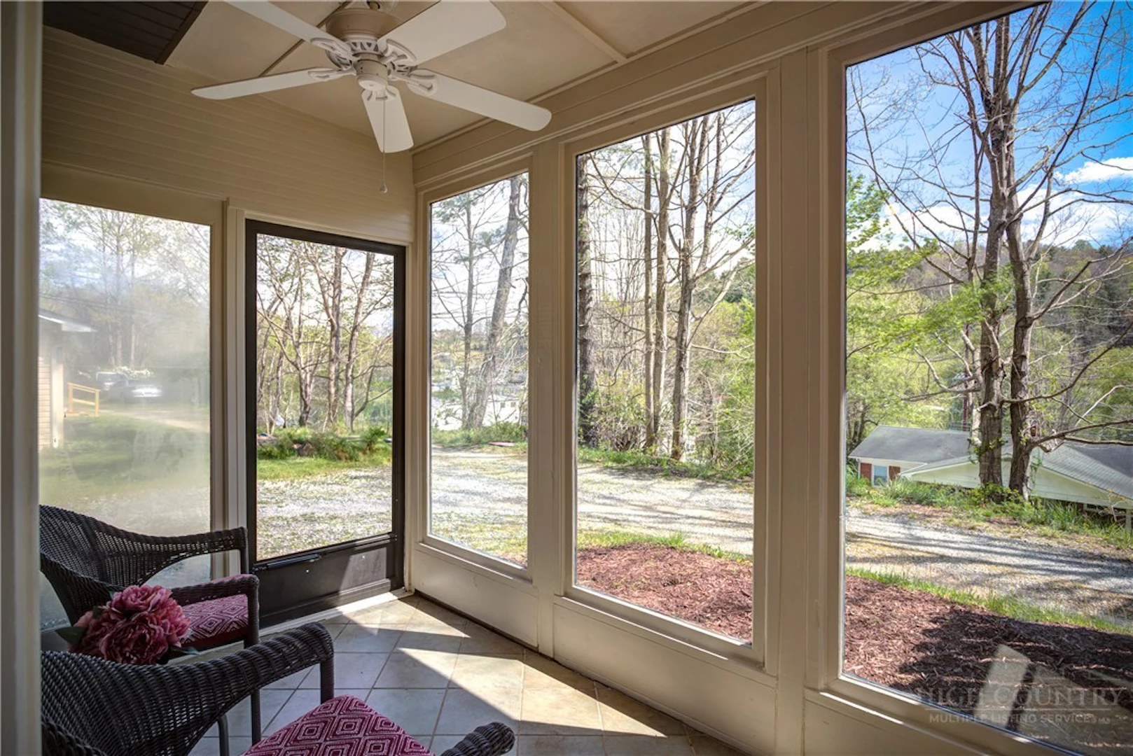 Image number 12 for the current listing
