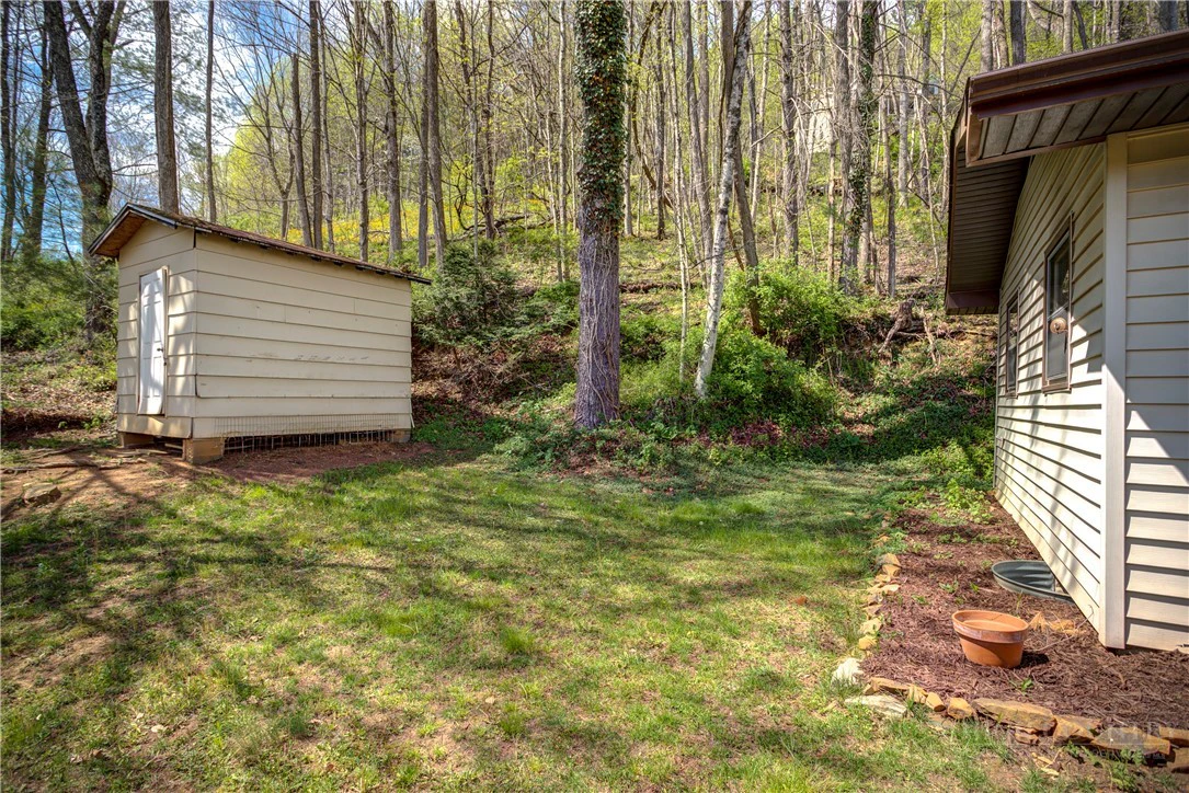 Image number 19 for the current listing