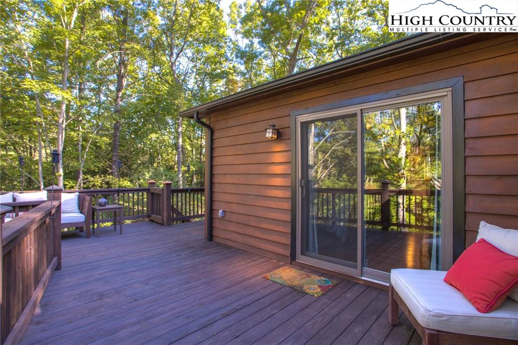 Image number 4 for the current listing