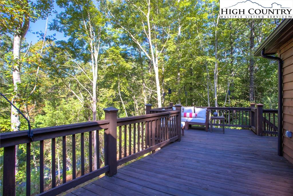 Image number 9 for the current listing