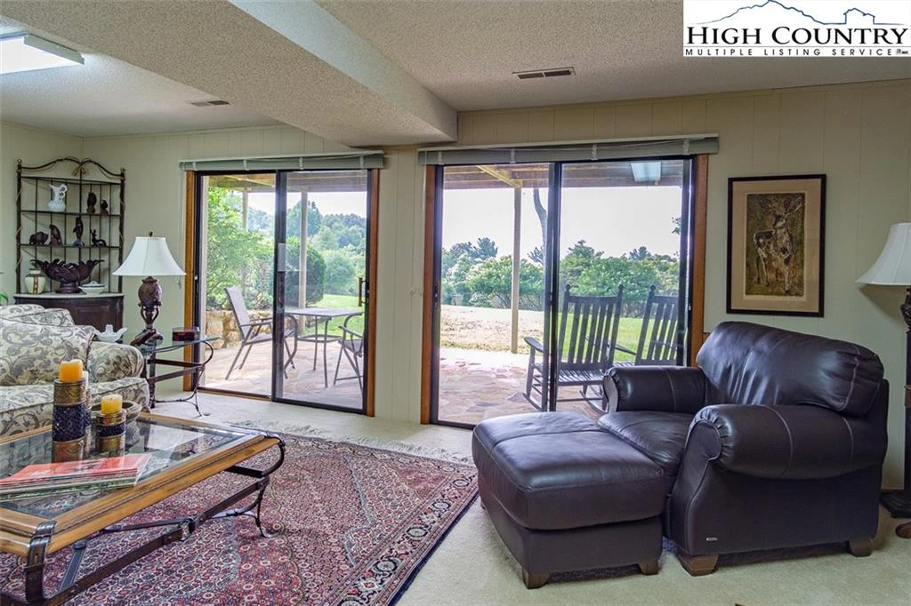 Image number 12 for the current listing