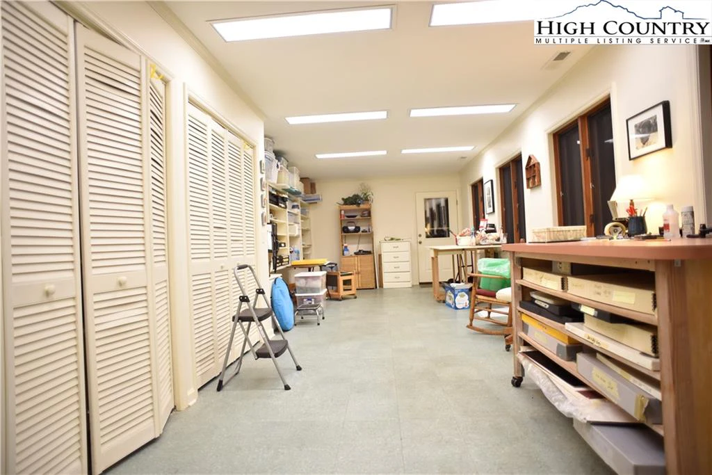 Image number 12 for the current listing