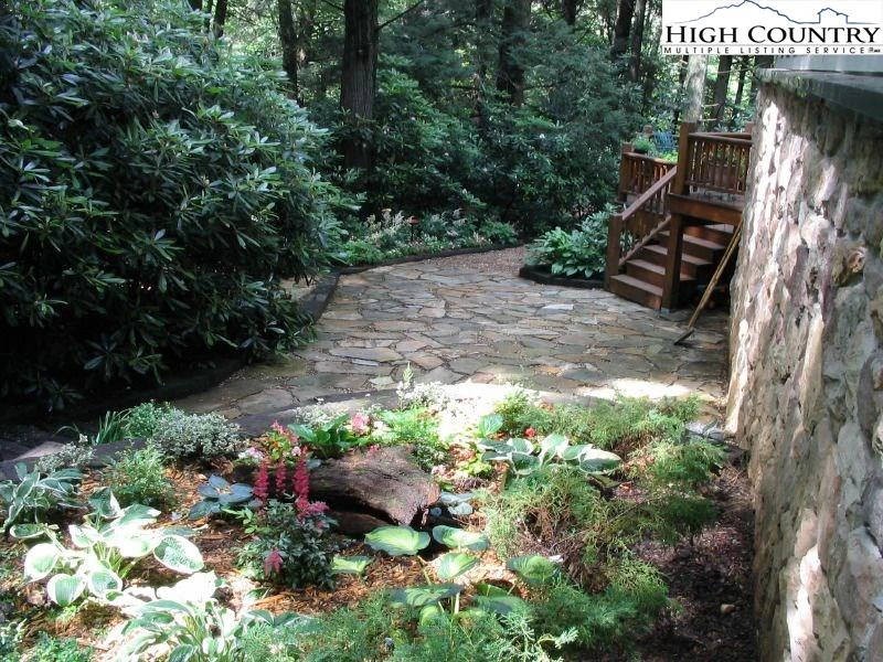 Image number 4 for the current listing
