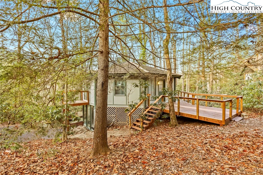 Image number 16 for the current listing