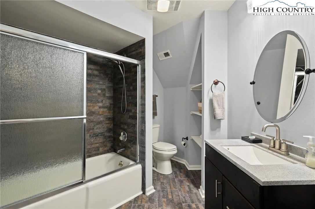Image number 2 for the current listing