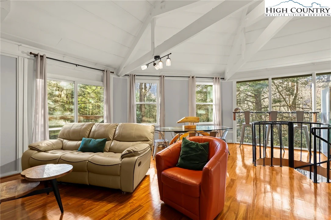 Image number 6 for the current listing