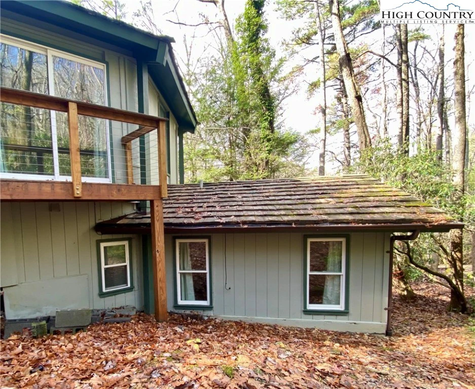 Image number 1 for the current listing
