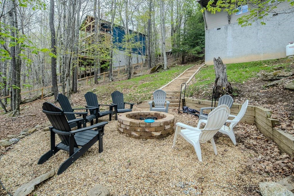 Image number 8 for the current listing