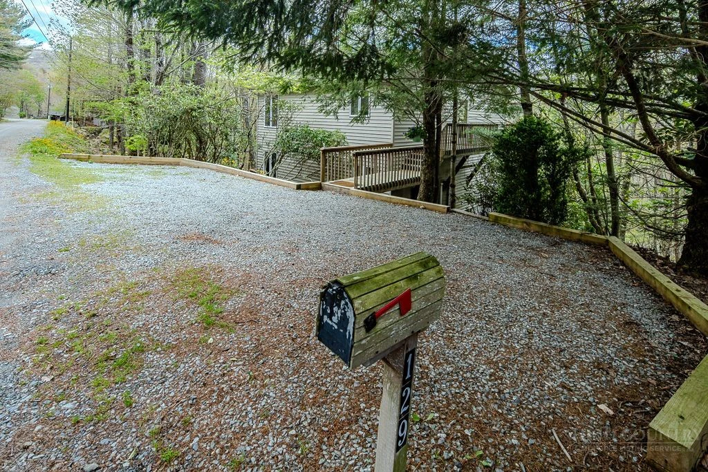 Image number 9 for the current listing