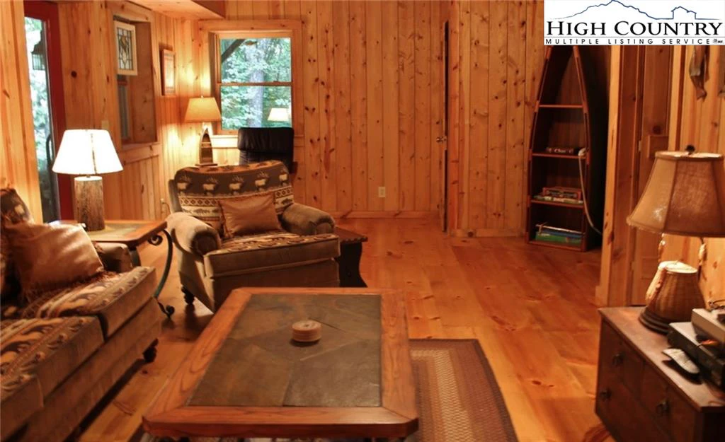 Image number 9 for the current listing