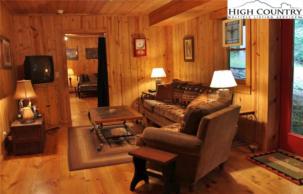 Image number 8 for the current listing