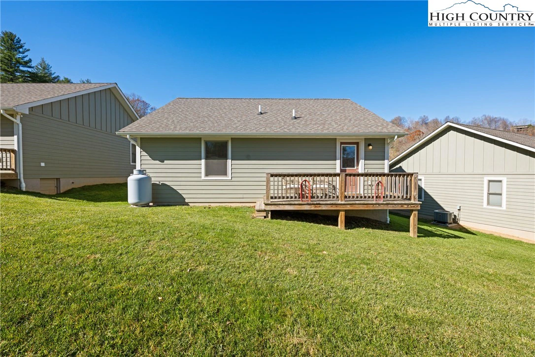 Image number 17 for the current listing