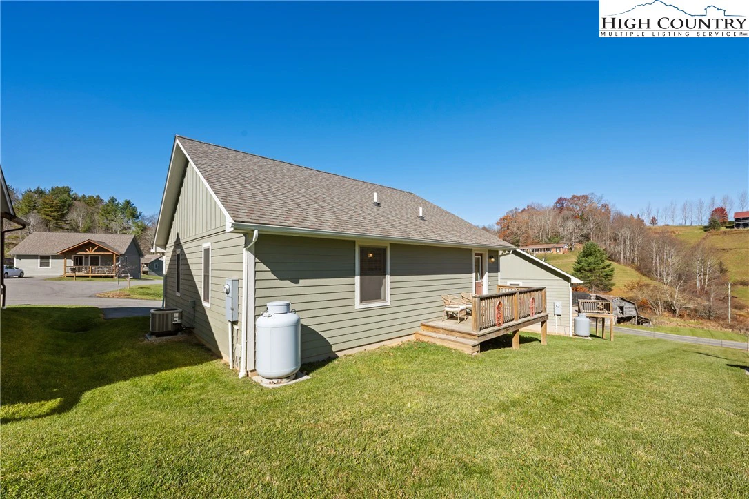 Image number 18 for the current listing