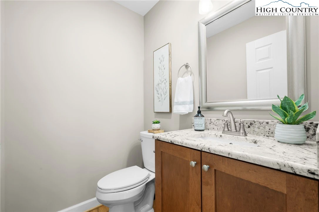 Image number 5 for the current listing