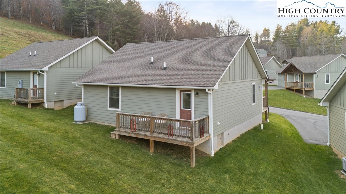 Image number 14 for the current listing