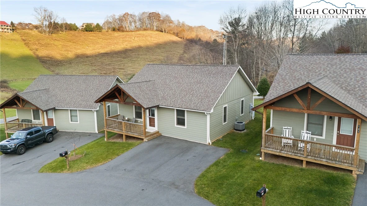 Image number 1 for the current listing
